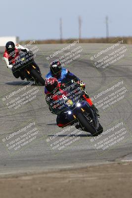 media/Nov-26-2023-TrackDaz (Sun) [[64ad8cfd8f]]/Mock Race/Outside Grapevine/